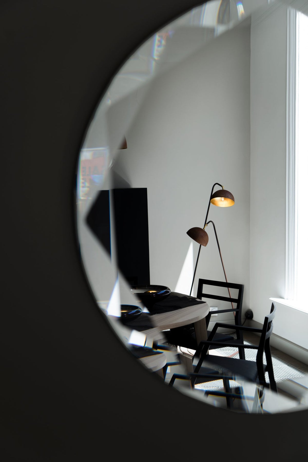 Mammalampa The Queen – double floor lamp in a Design_Mind interior, the Netherlands