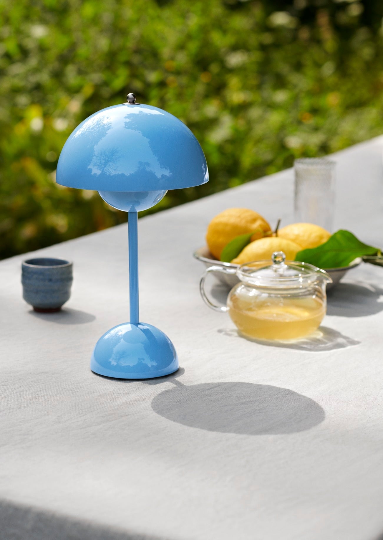Flowerpot Portable Table Lamp Vp9 by &tradition