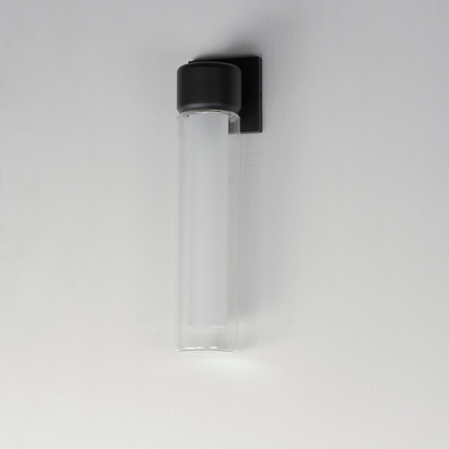 Dram Medium LED Outdoor Sconce Black by ET2