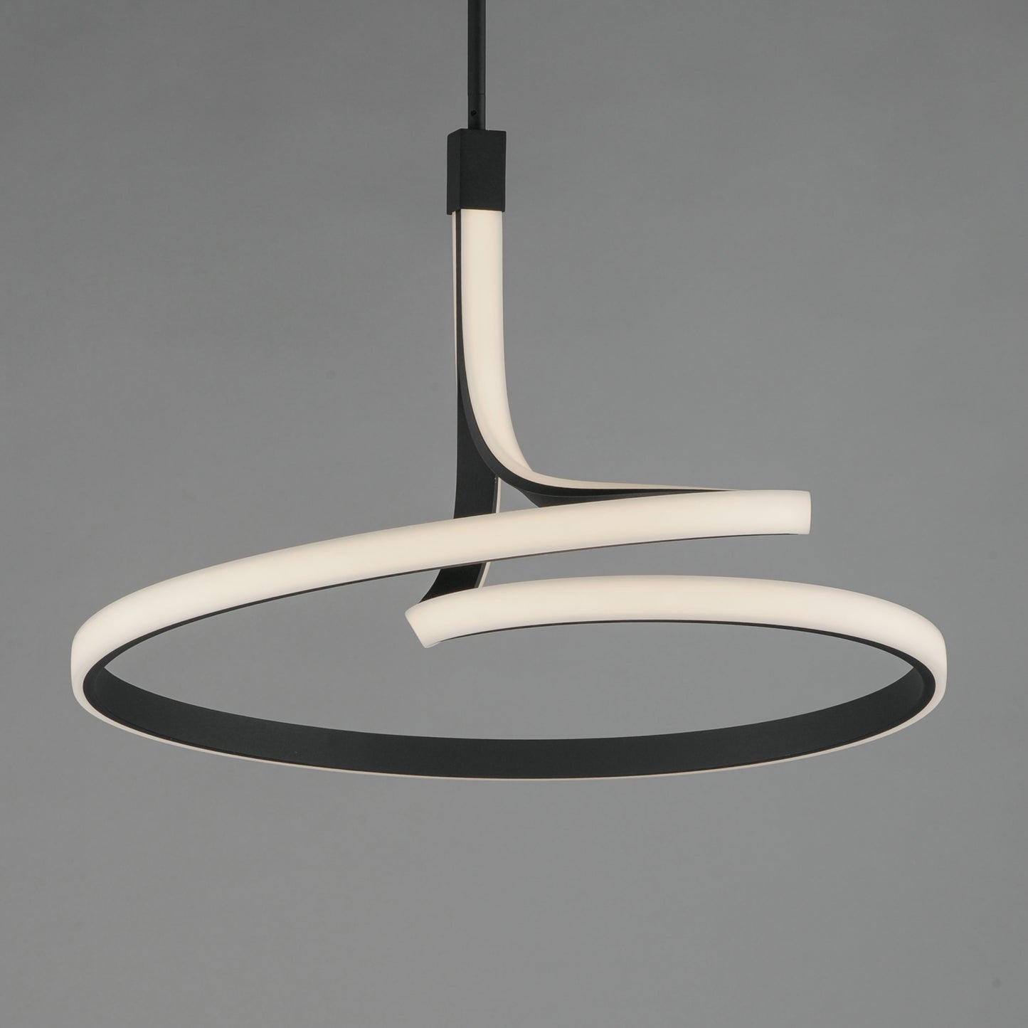 Serpentine Large Pendant Black by ET2