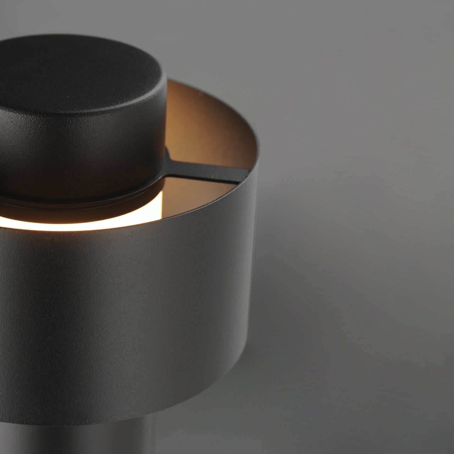 Reveal 12-24V LED Garden Light Black by ET2
