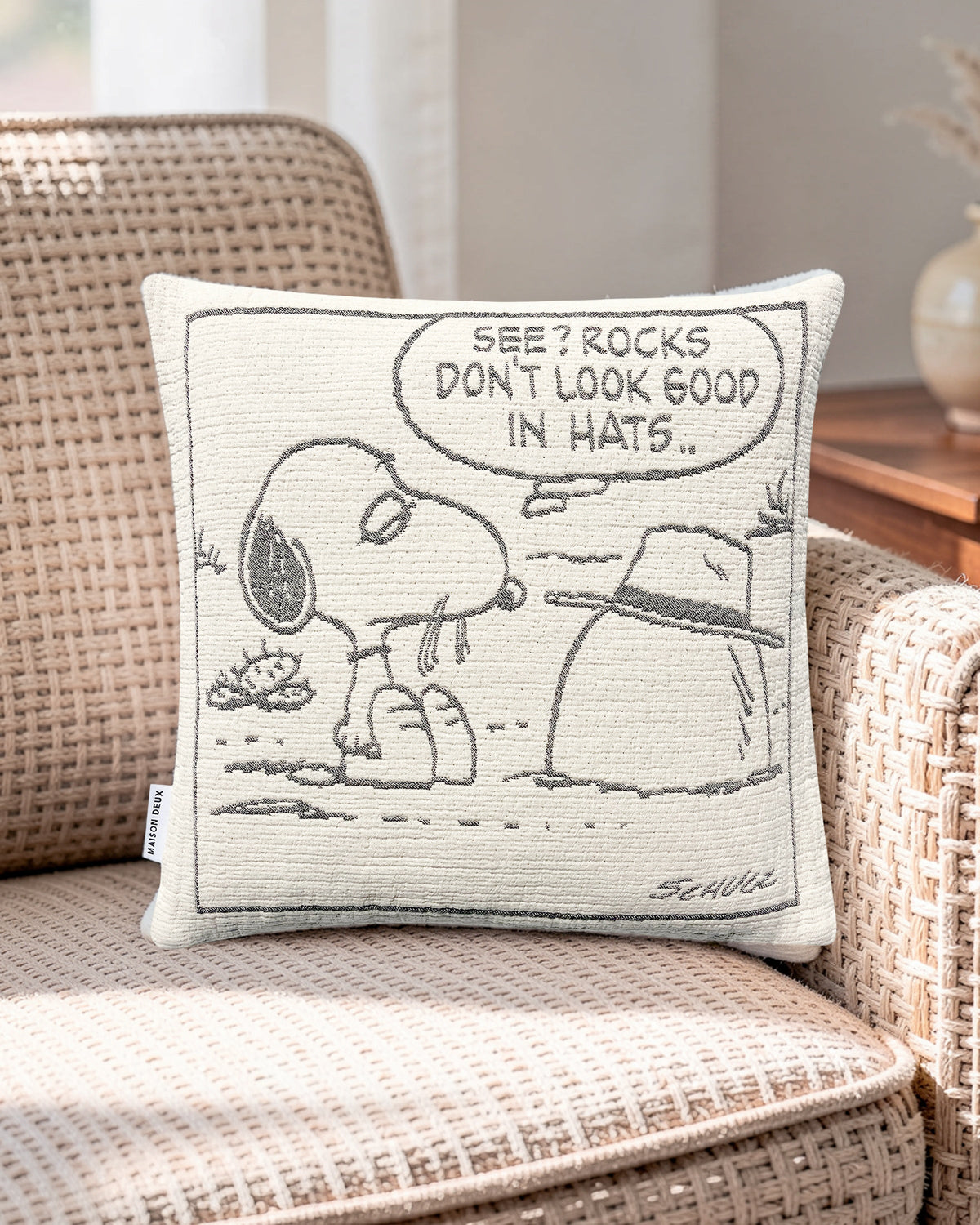 Maison Deux Peanuts Rock Cotton Cushion Cover in Black/White – detail 3