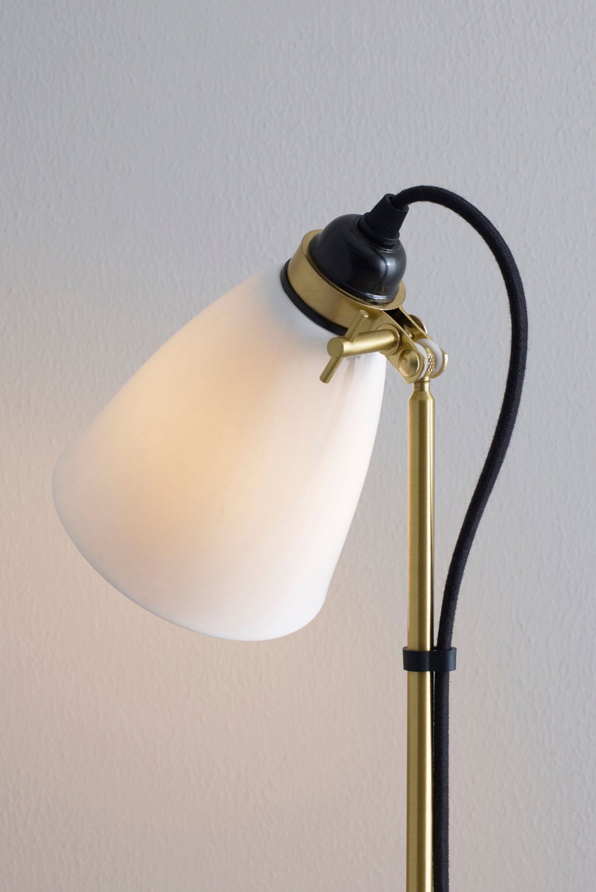 Hector 30 Table Lamp, Satin Brass by Original BTC (photo 5)