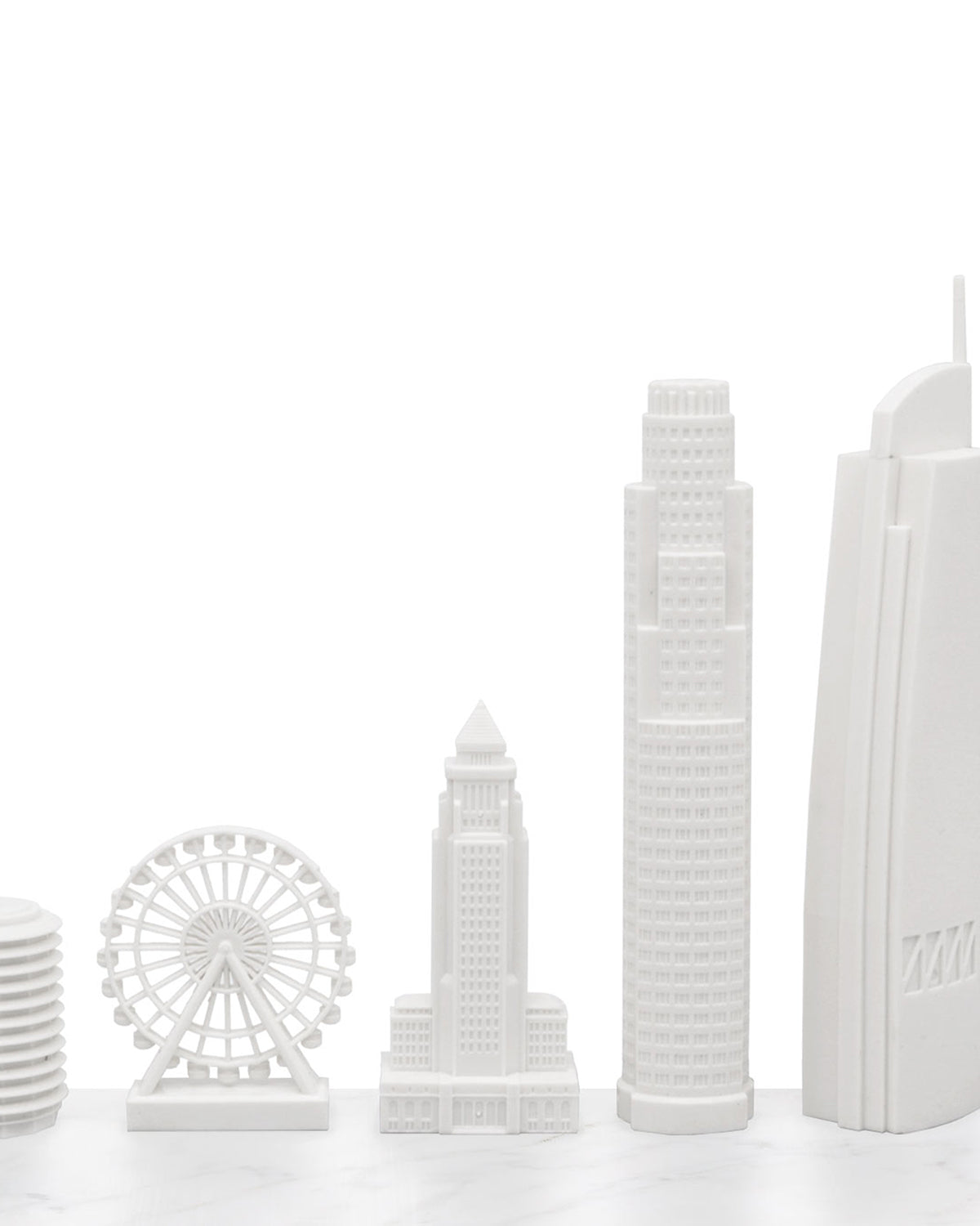 Skyline Chess New York vs Los Angeles Edition acrylic chess set with wood hatch board – photo 4