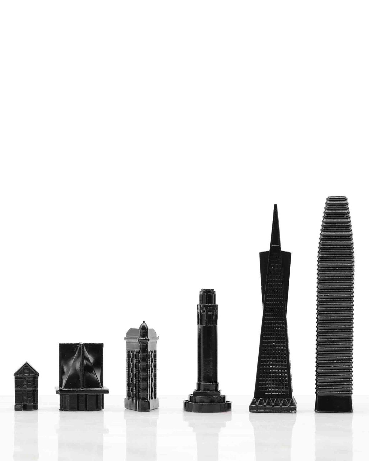Skyline Chess New York vs San Francisco Edition stainless steel chess set with black & white hatch board – photo 5