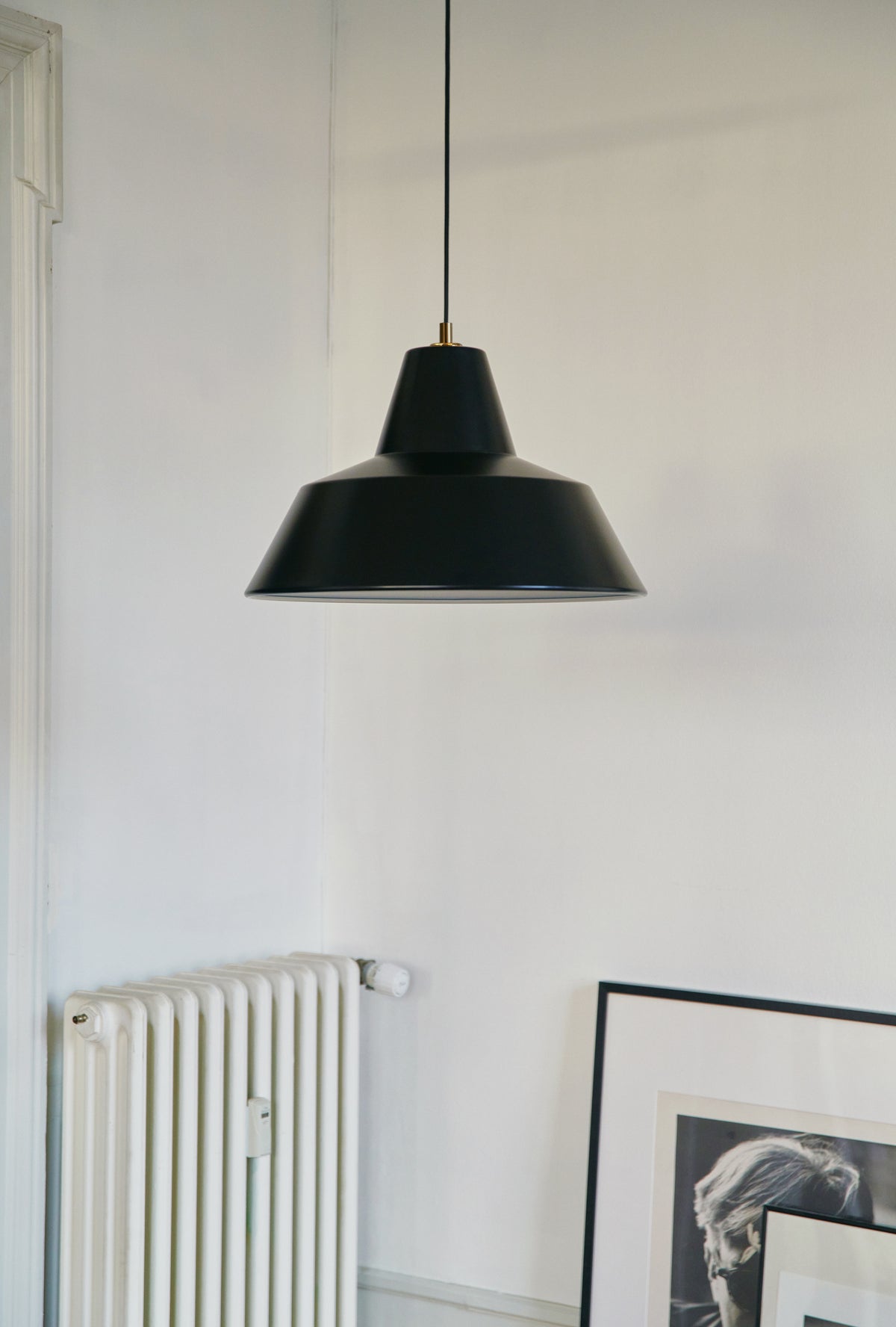 Workshop W3 Pendant in black, shown in an interior (108)