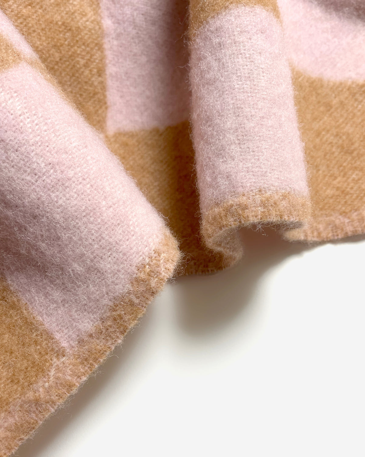 Maison Deux Checkerboard Wool Blanket in Terra Brown/Pink – detail 4