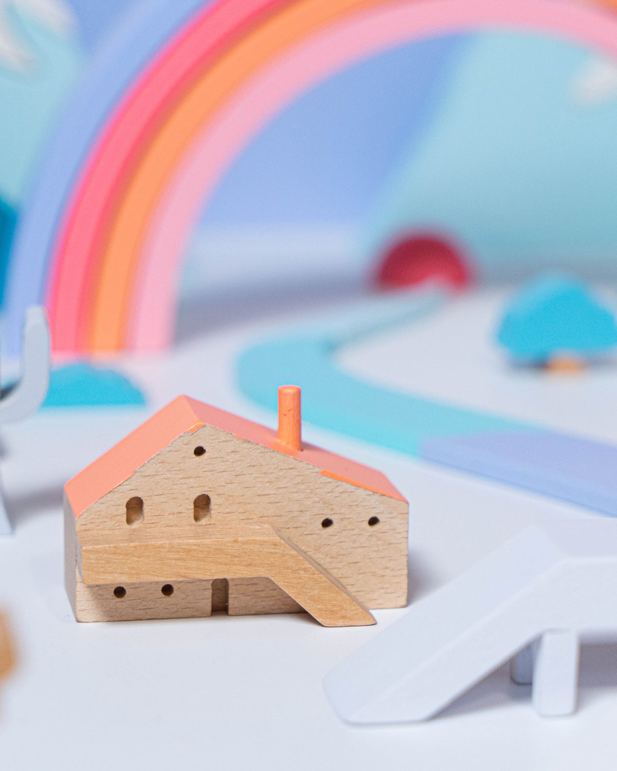 Eguchi Toys Landscape Blocks Large – house under the rainbow arch