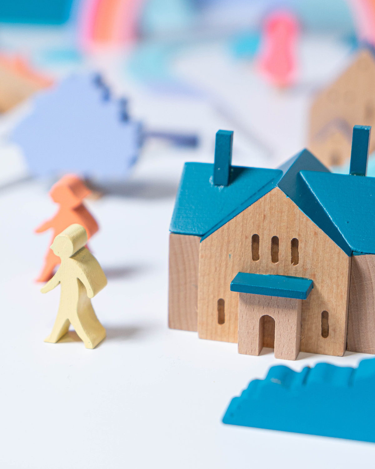 Eguchi Toys Landscape Blocks Large – houses with blue roofs