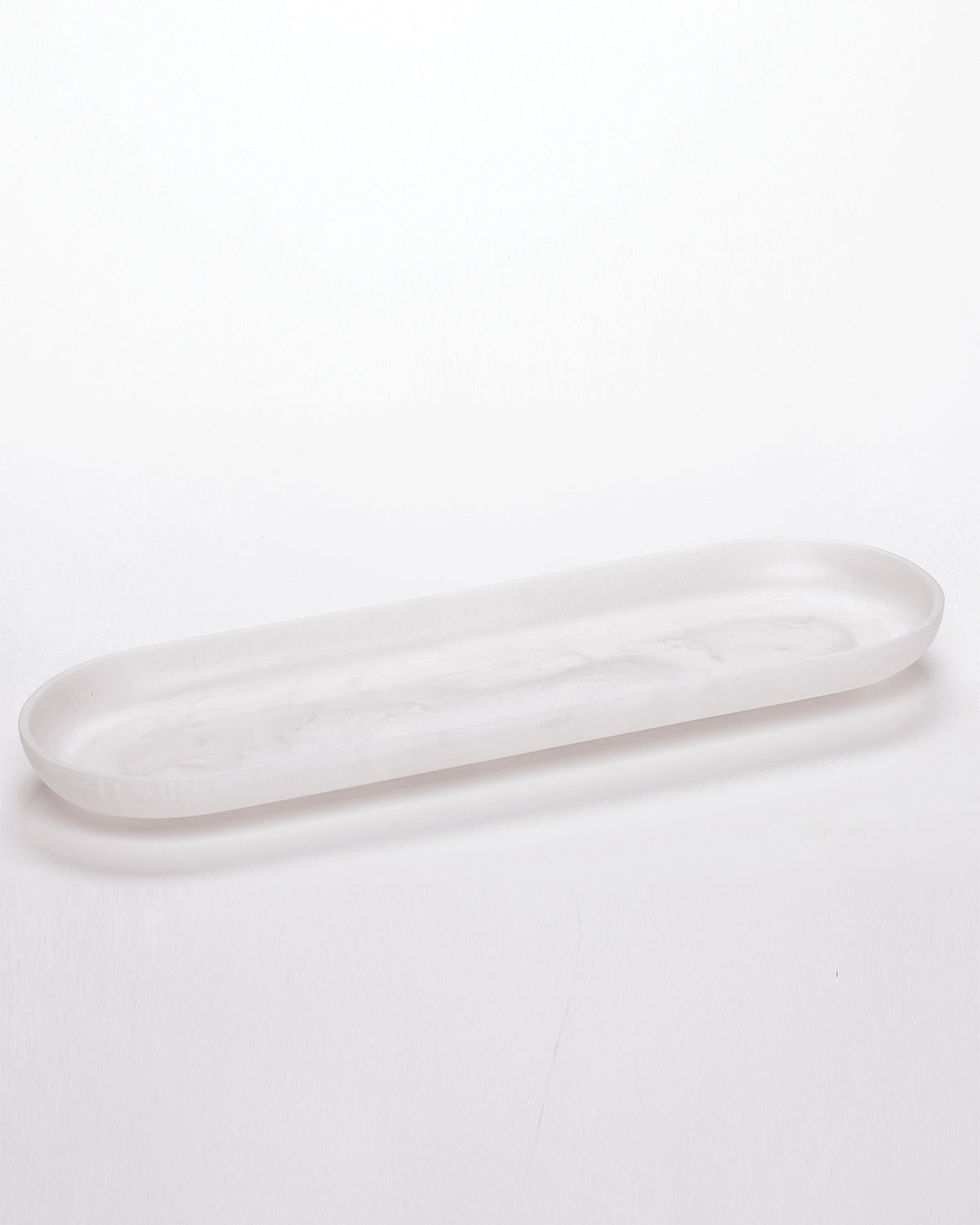 Vallvé Botton oval tray in Pearl resin – photo 1