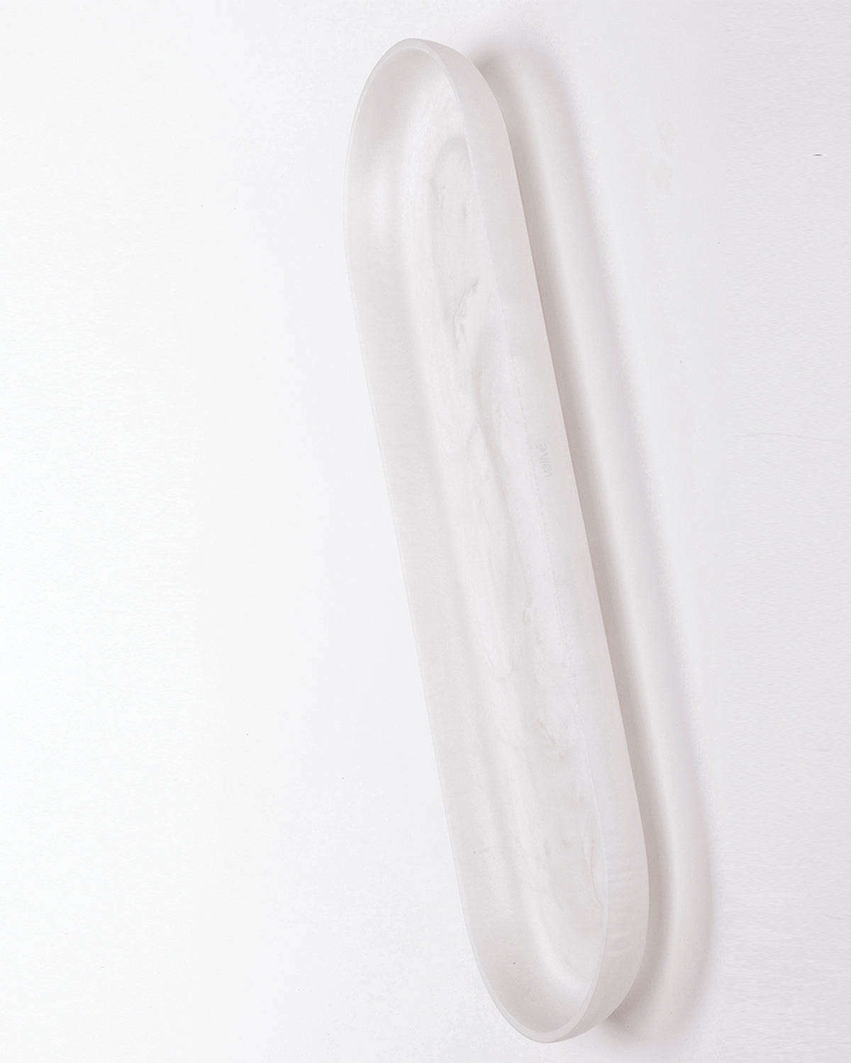 Vallvé Botton oval tray in Pearl resin – photo 3