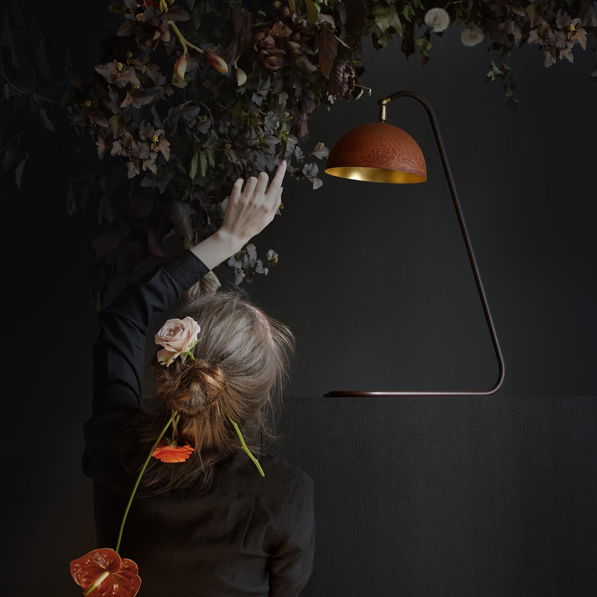 Mammalampa The Queen – floor lamp in an editorial setting