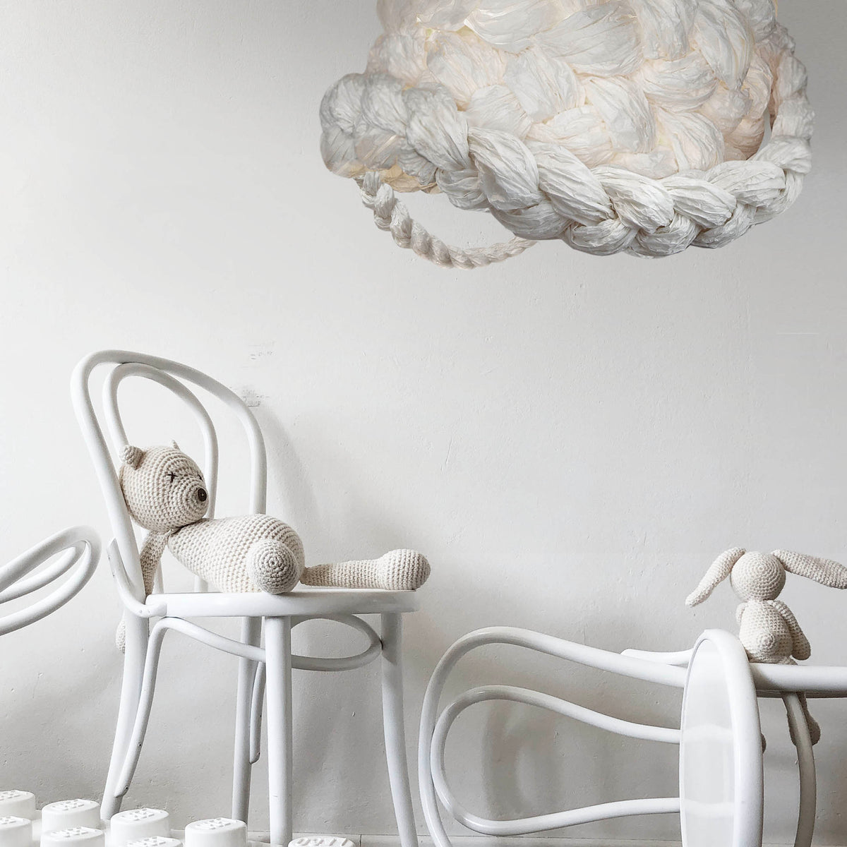 Mammalampa The Bride – shown with the Bride floor lamps