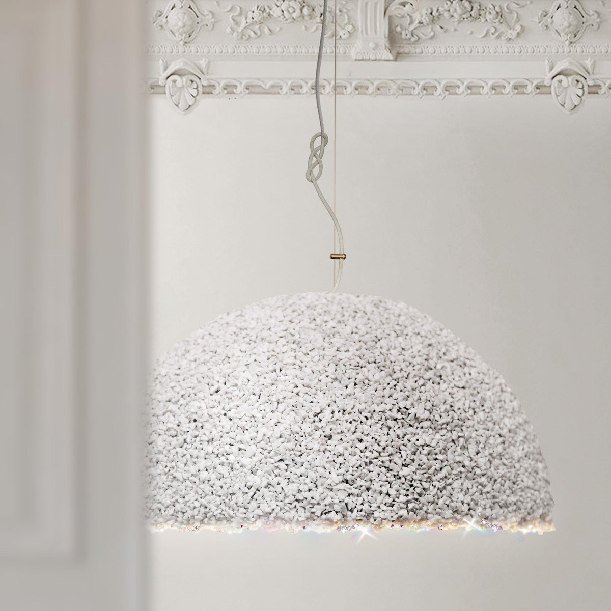 Mammalampa The Duchess – white pendant in a bright room