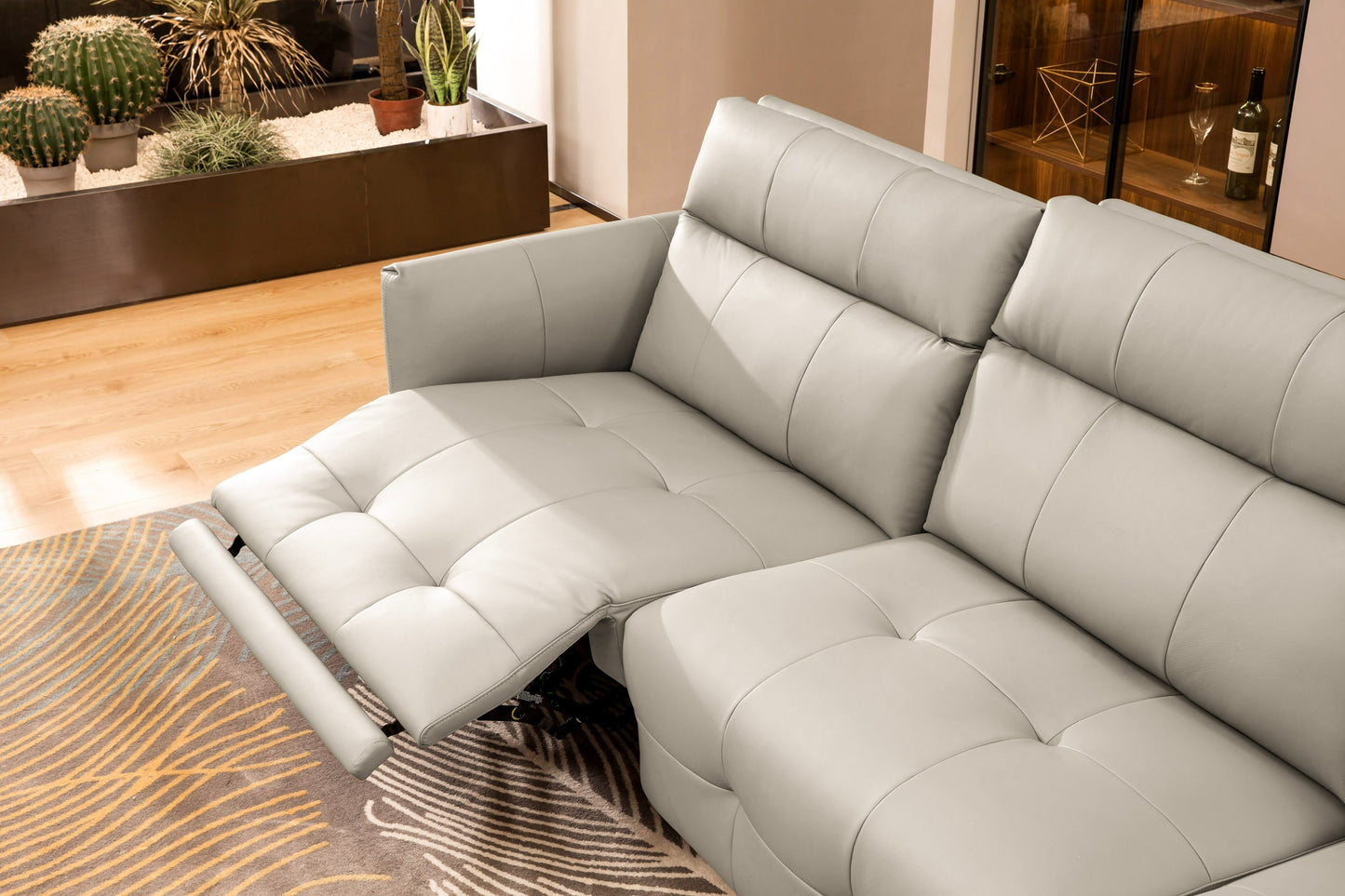 Divani Casa Joliet Modern Light Grey Leather 4-Seater Sofa with Two Recliners