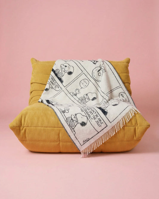 Maison Deux Peanuts Comic Doughnut Wool Blanket in Black/White – main view
