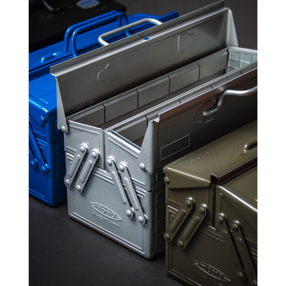 Toyo Steel ST-350 Two-Level Cantilever Toolbox – Silver in use