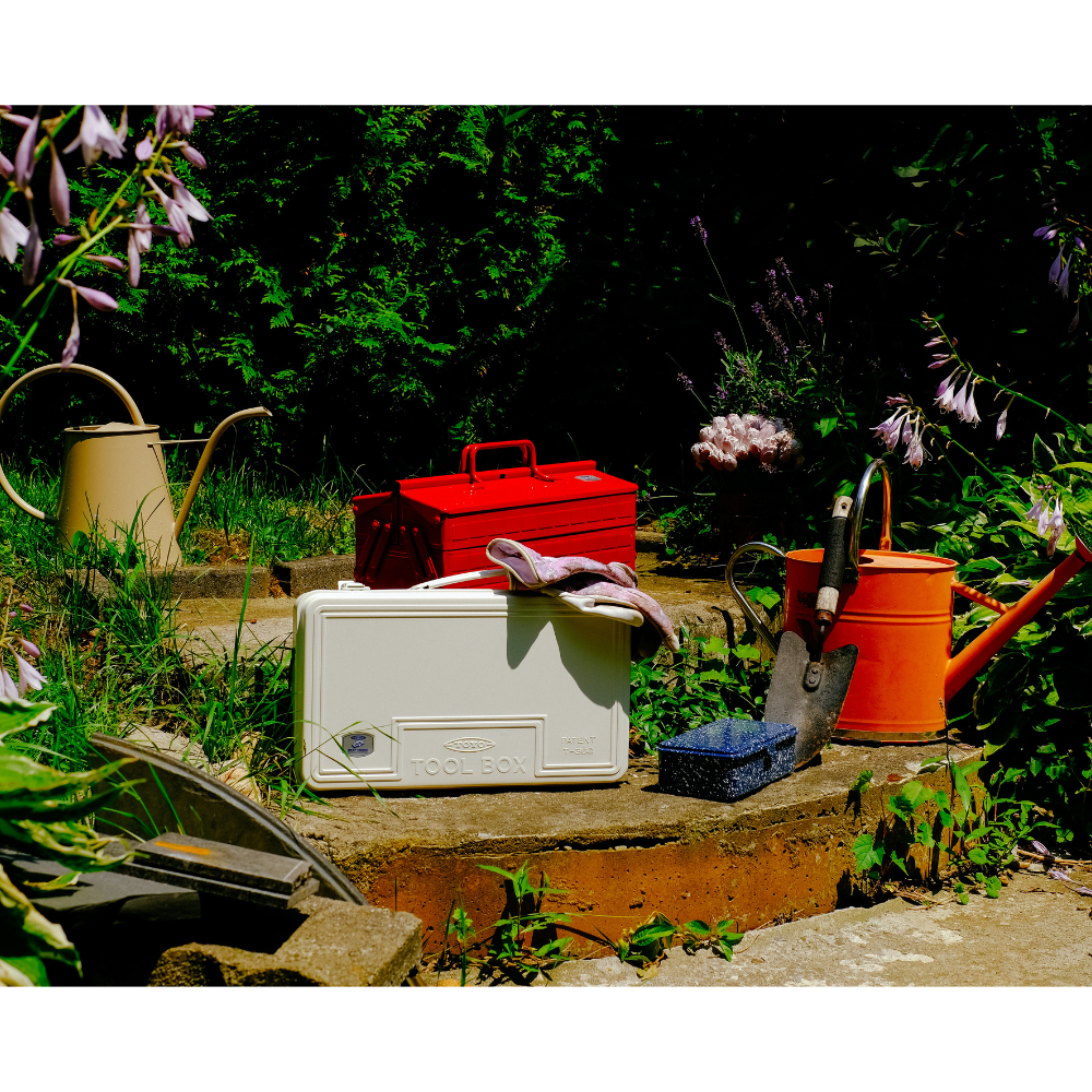 Toyo Steel ST-350 Two-Level Cantilever Toolbox – Red in use