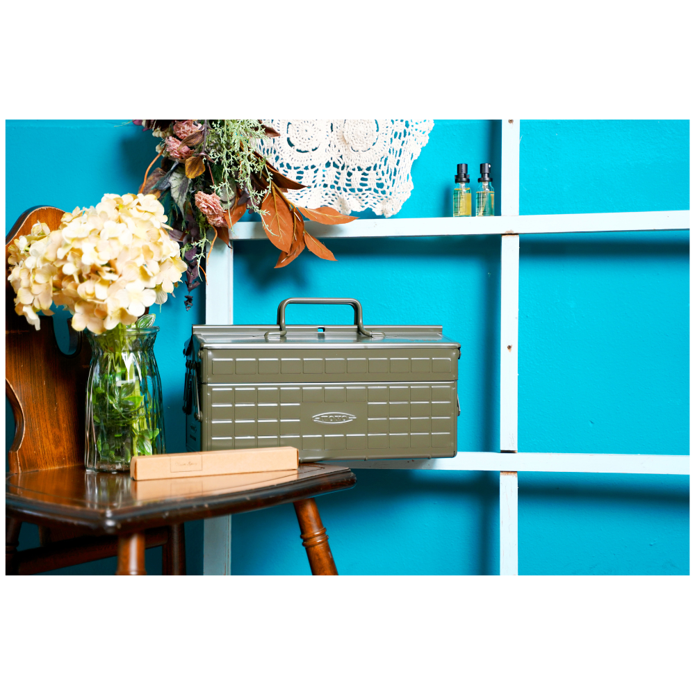 Toyo Steel ST-350 Two-Level Cantilever Toolbox – Military Green in use