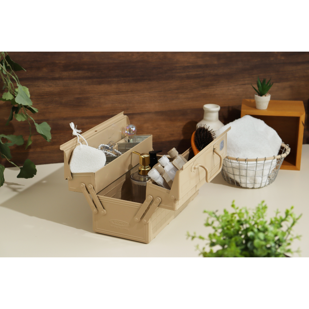 Toyo Steel ST-350 Two-Level Cantilever Toolbox – Beige in use