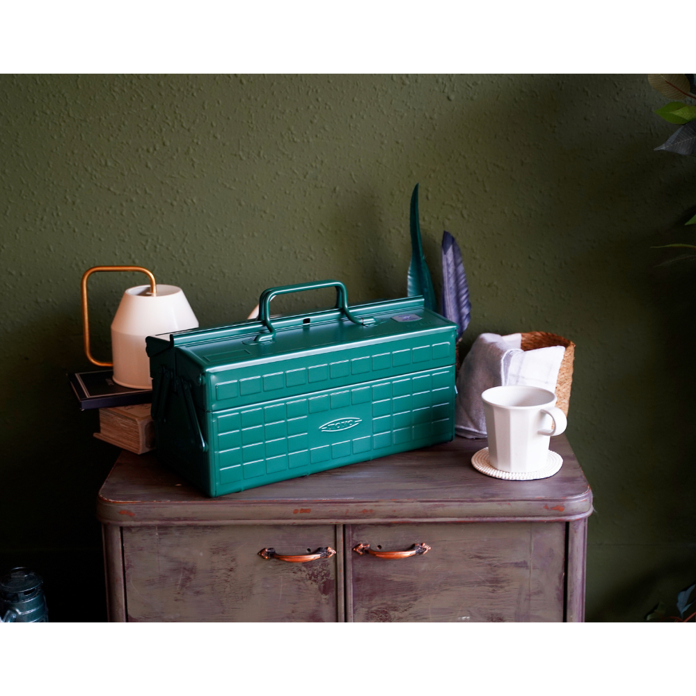 Toyo Steel ST-350 Two-Level Cantilever Toolbox – Antique Green in use