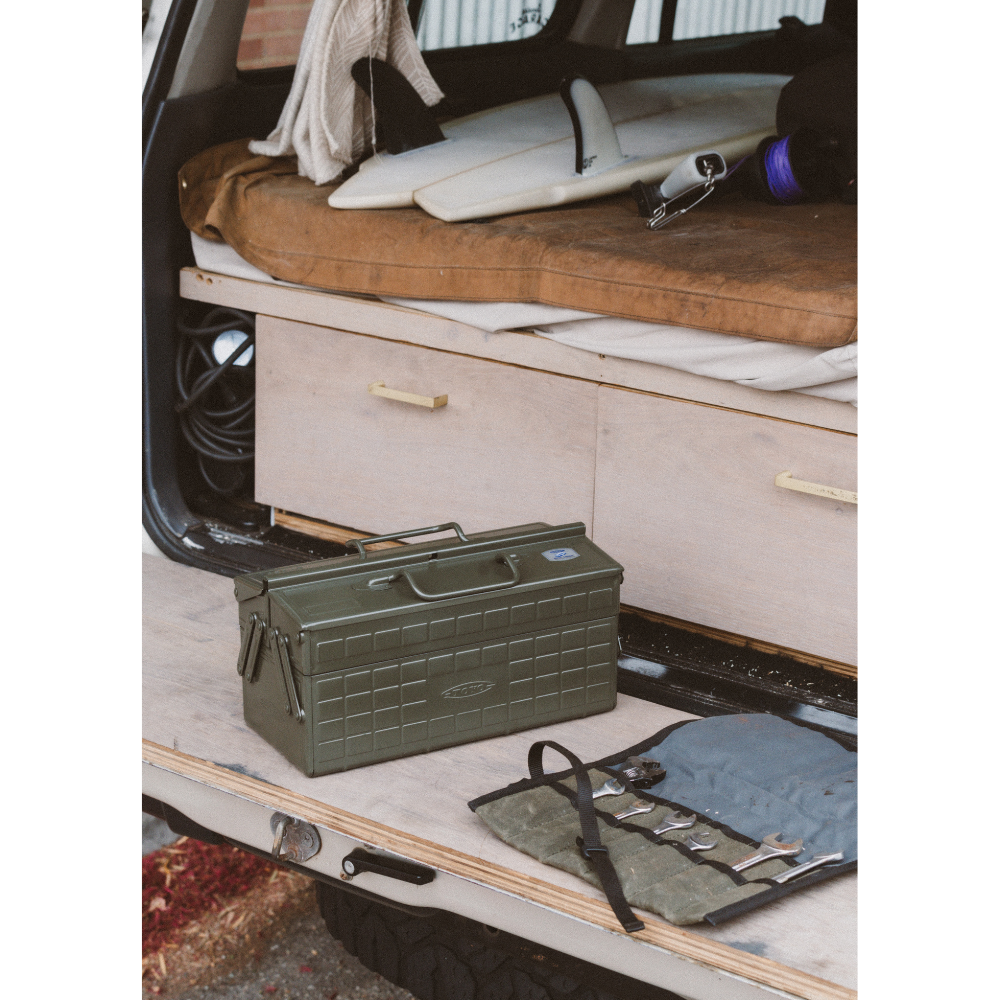 Toyo Steel ST-350 Two-Level Cantilever Toolbox – Military Green in use
