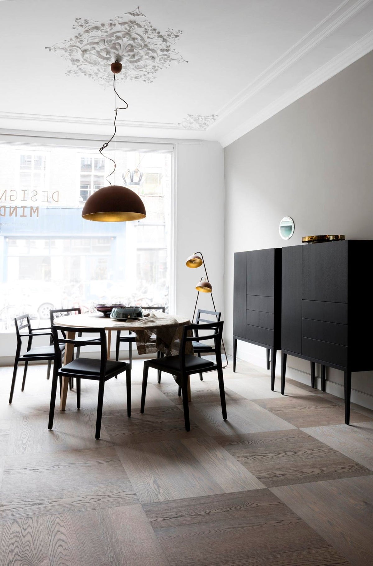 Mammalampa The Queen – 57 cm pendant in a Design_Mind interior, the Netherlands