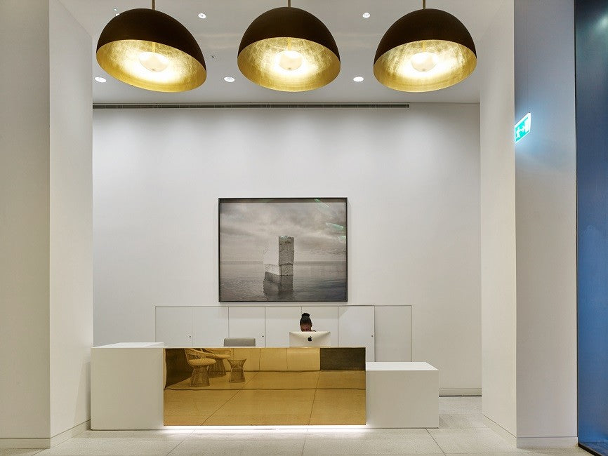 Mammalampa The Queen – 90 cm pendants at the Stephen Street offices, London