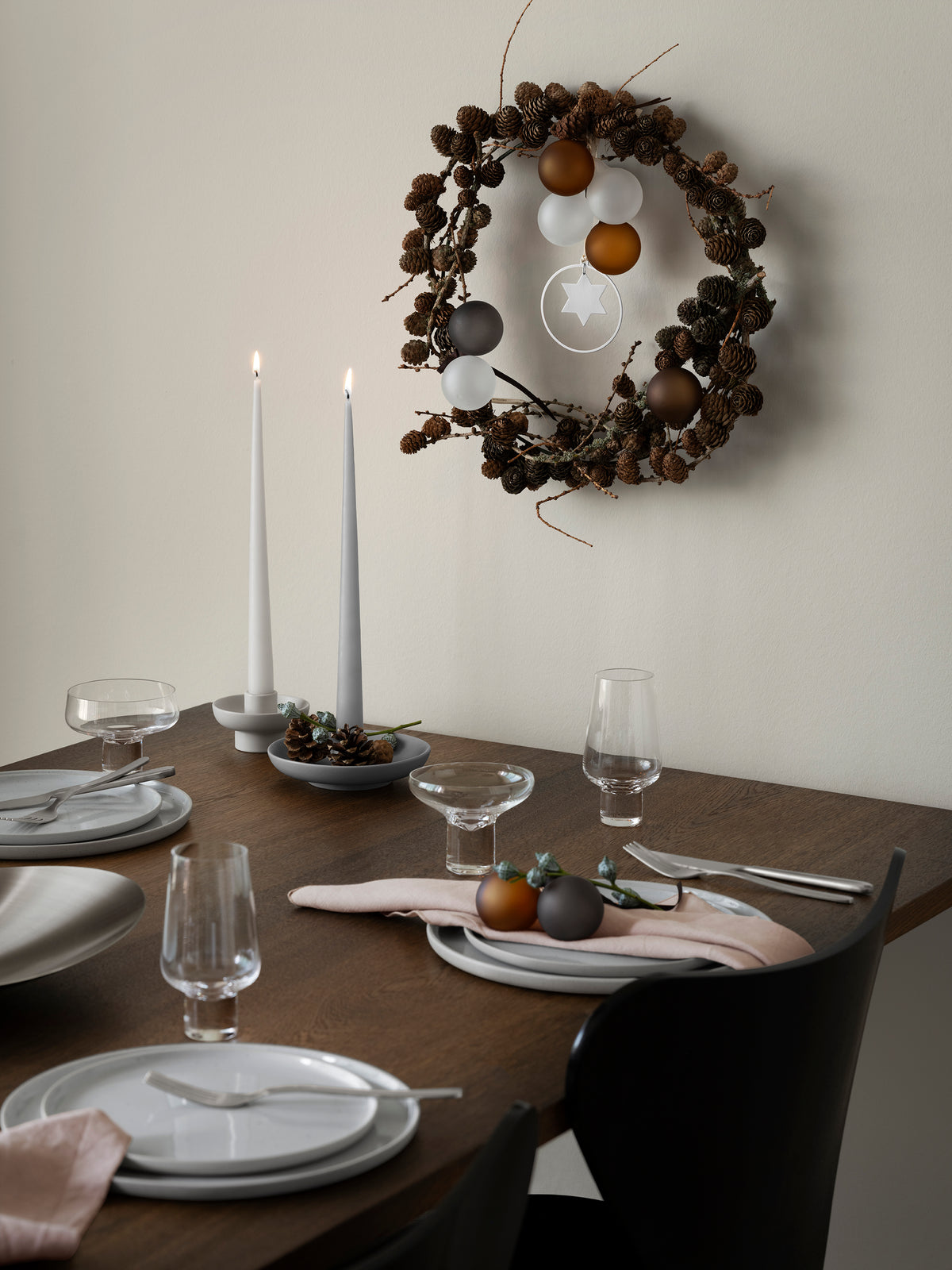 blomus SABLO Stoneware Plates, Set of 4: Dinner, Dessert & Side – Cloud place settings at a festive dinner