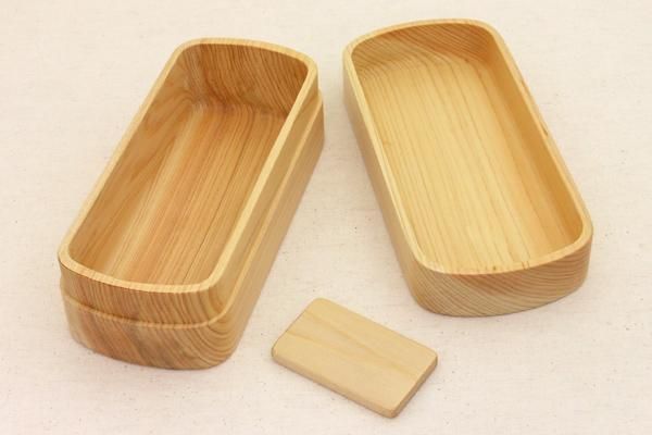 Tsunoda Seibei Kishu Hinoki Bento Box, Type S-4 – lid, box and loose divider laid out