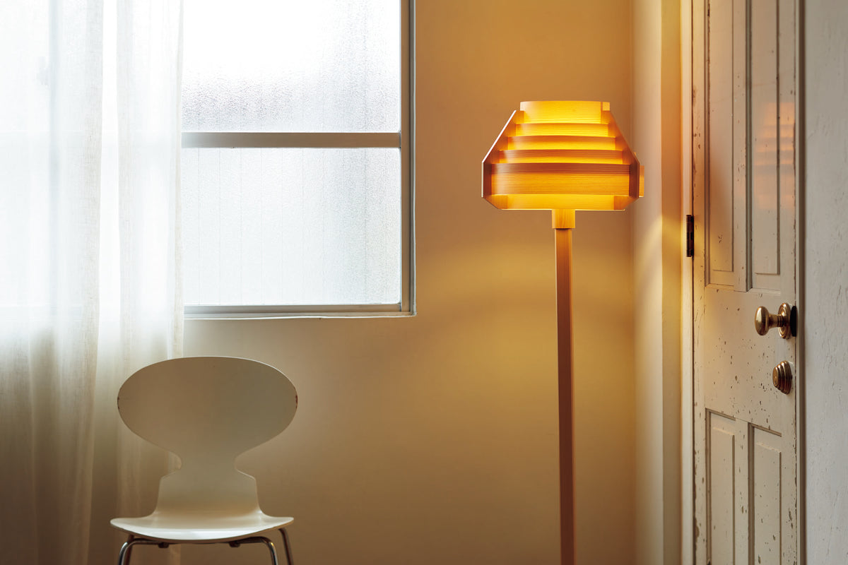 Yamagiwa Jakobsson Pine Floor Lamp in an interior 2