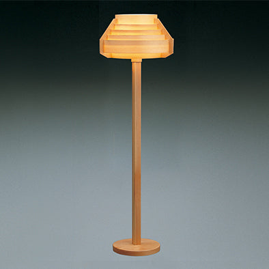 Yamagiwa Jakobsson Pine Floor Lamp – studio shot 1