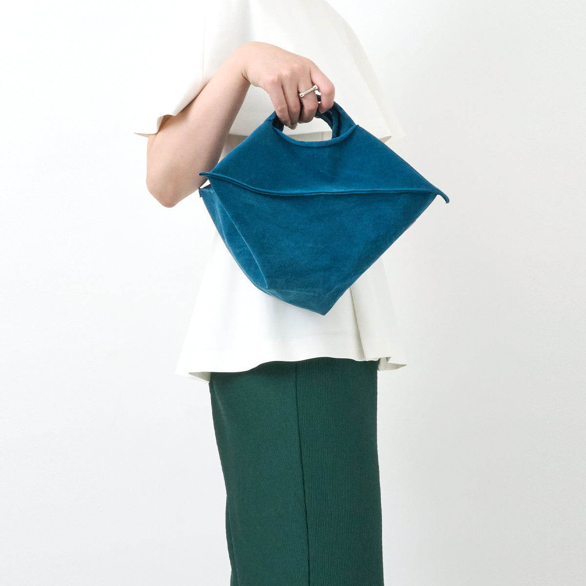 Mate Mono Horn Bag – knit clutch, photo 7
