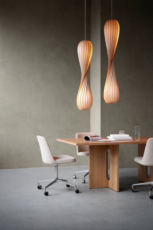 Tom Rossau TR7 pendant light – a group at different heights, lit