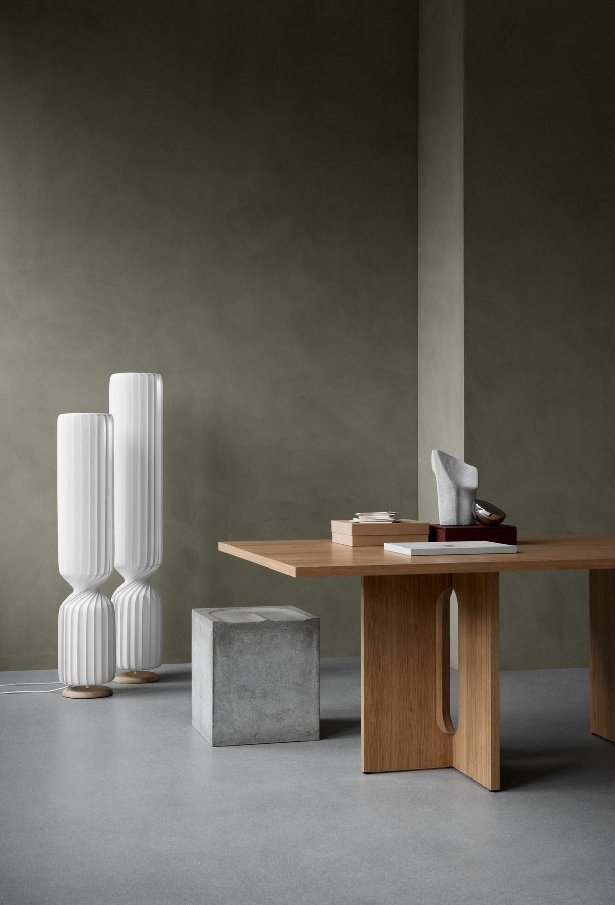 Tom Rossau TR41 floor lamp – unlit beside a sofa