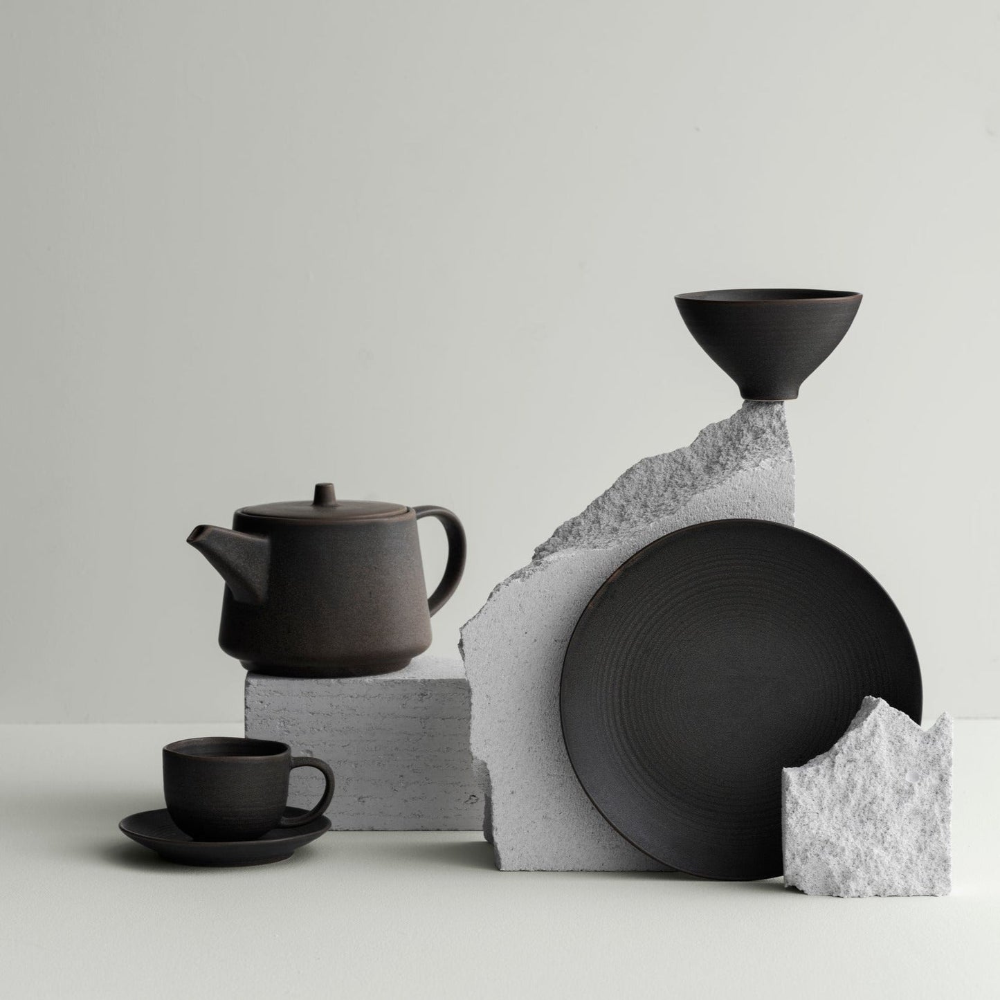 Kumi Stoneware Teapot 33 8 Oz 1 Liter Blomus 64470