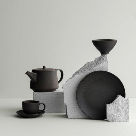 blomus KUMI Stoneware Sugar Bowl with Lid – KUMI still life in Espresso