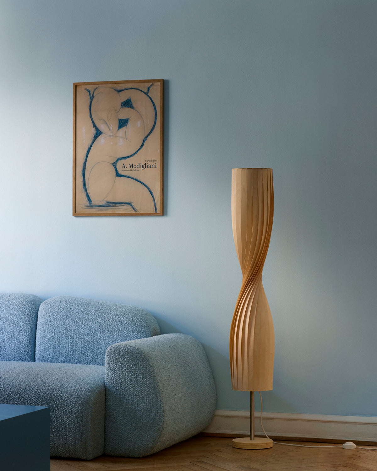 Tom Rossau TR44 floor lamp – switched off