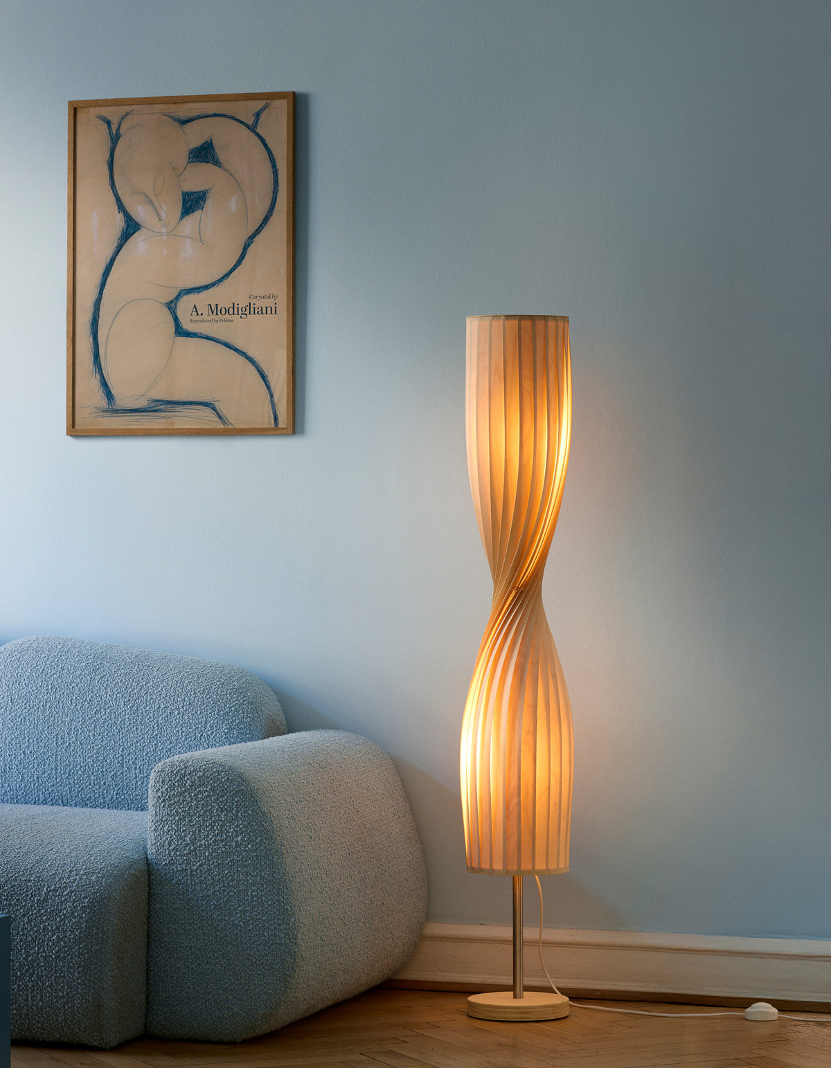 Tom Rossau TR44 floor lamp – lit in the Copenhagen showroom