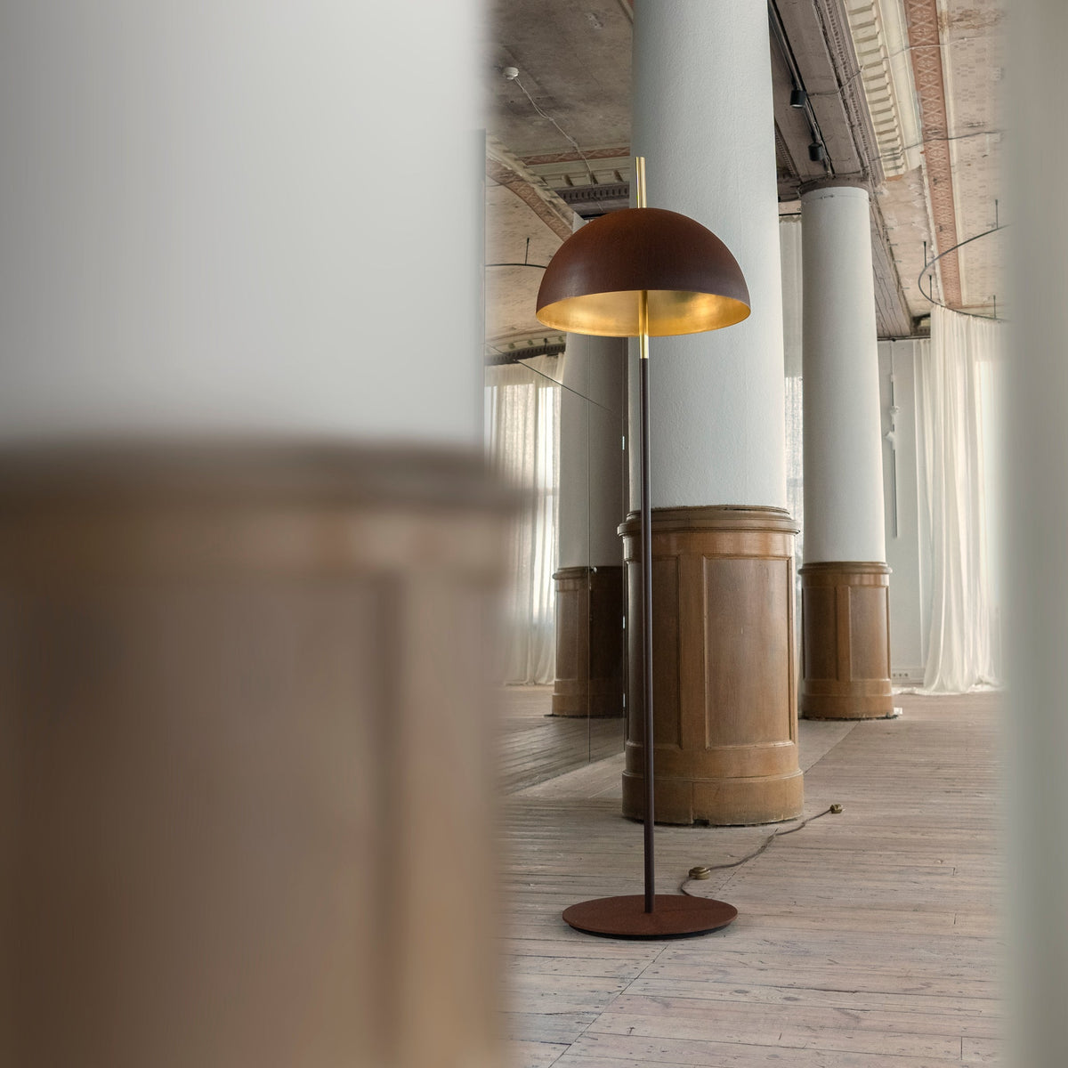 Mammalampa The Queen – floor lamp in an Amoralle project