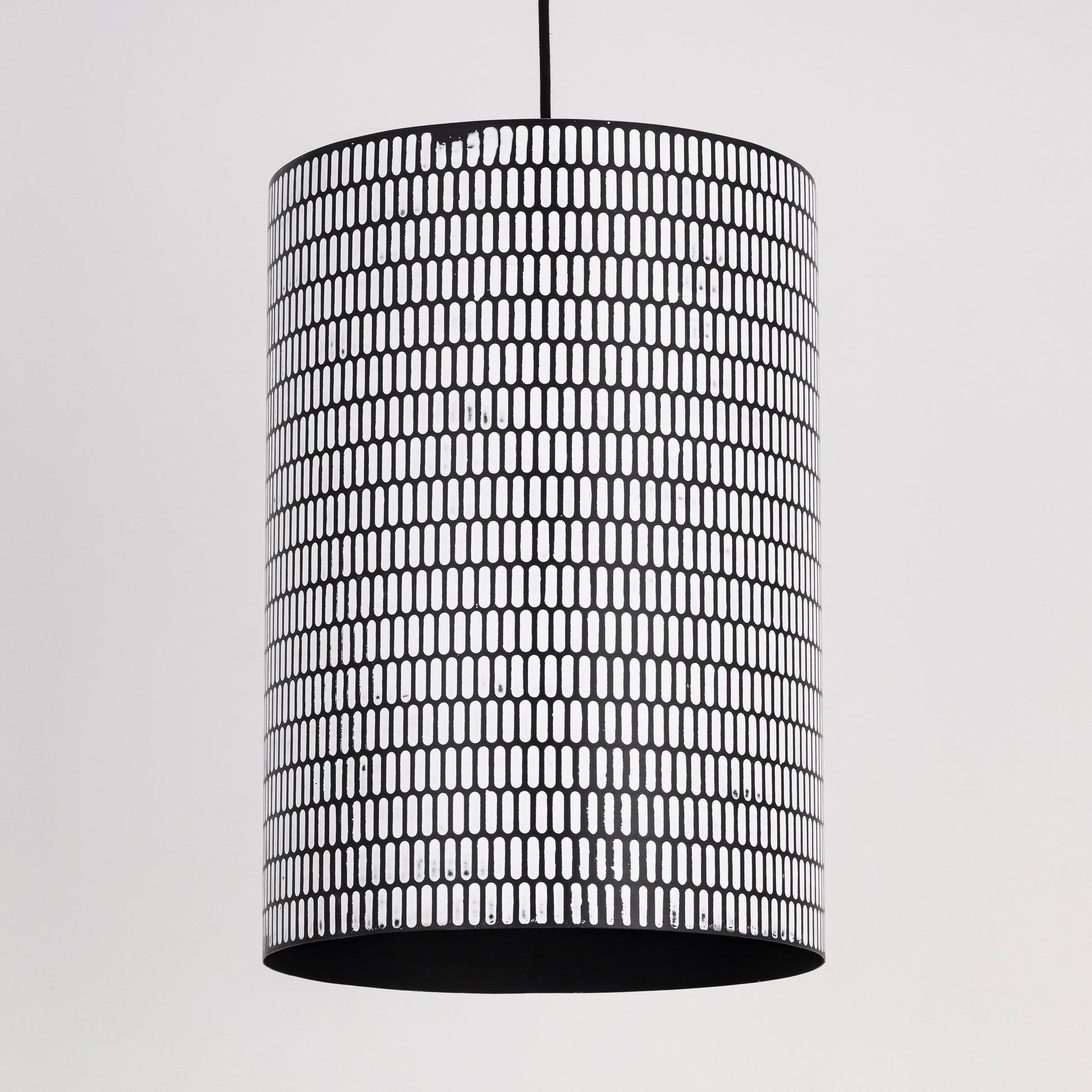 Shaka Pendant Black/White by Maxim Lighting