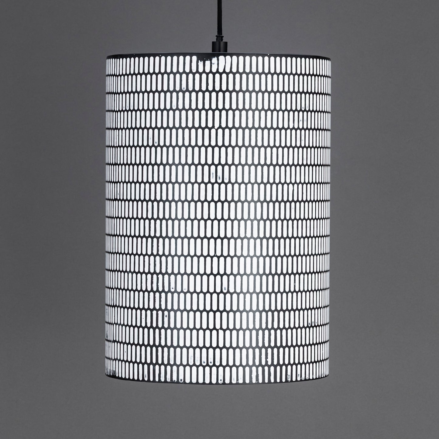 Shaka Pendant Black/White by Maxim Lighting