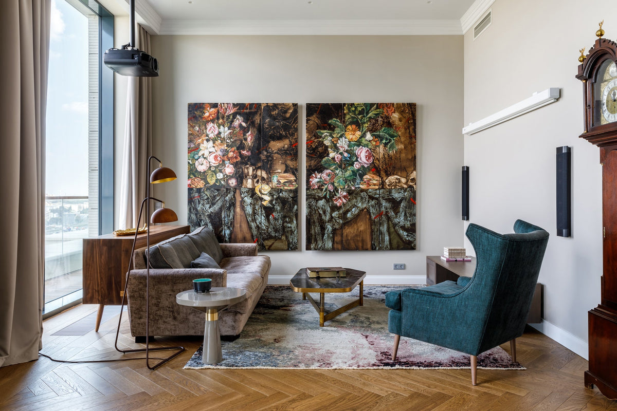 Mammalampa The Queen – double floor lamp in an Irina Krasheninnikova interior, Moscow