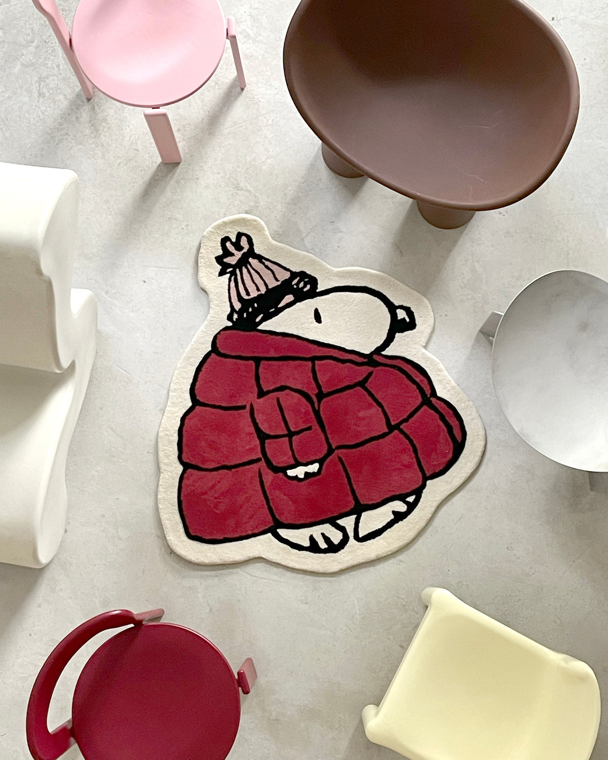 Maison Deux Peanuts Snoopy Puffer Jacket Rug in Red/Pink – detail 3