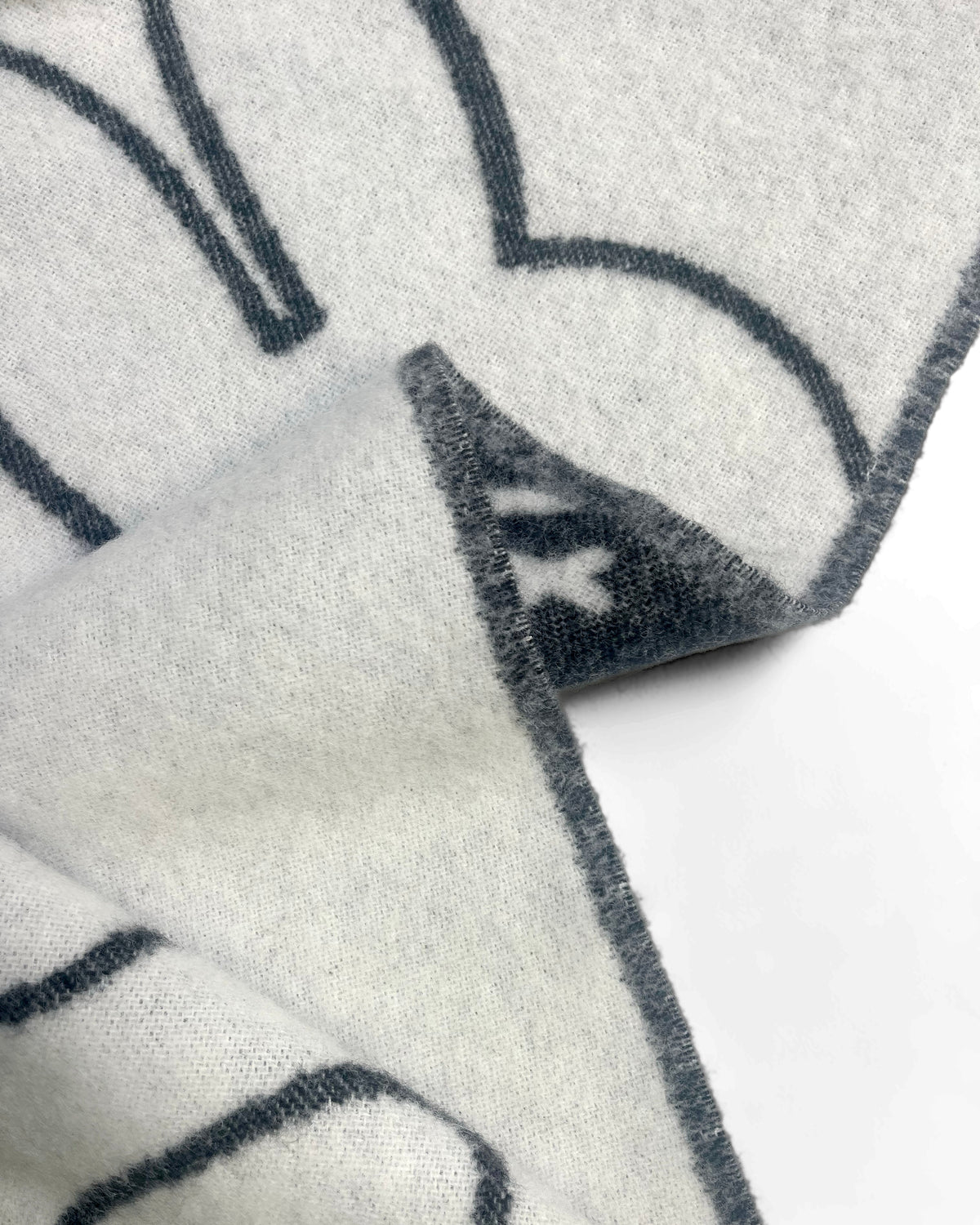 Maison Deux Miffy Wool Blanket in White/Black – main view