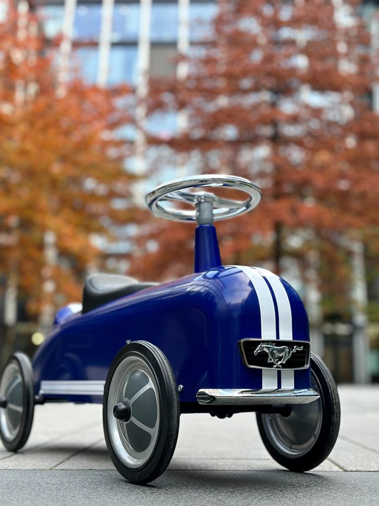Baghera Ford Mustang metal ride-on car in blue with white racing stripes – view 9