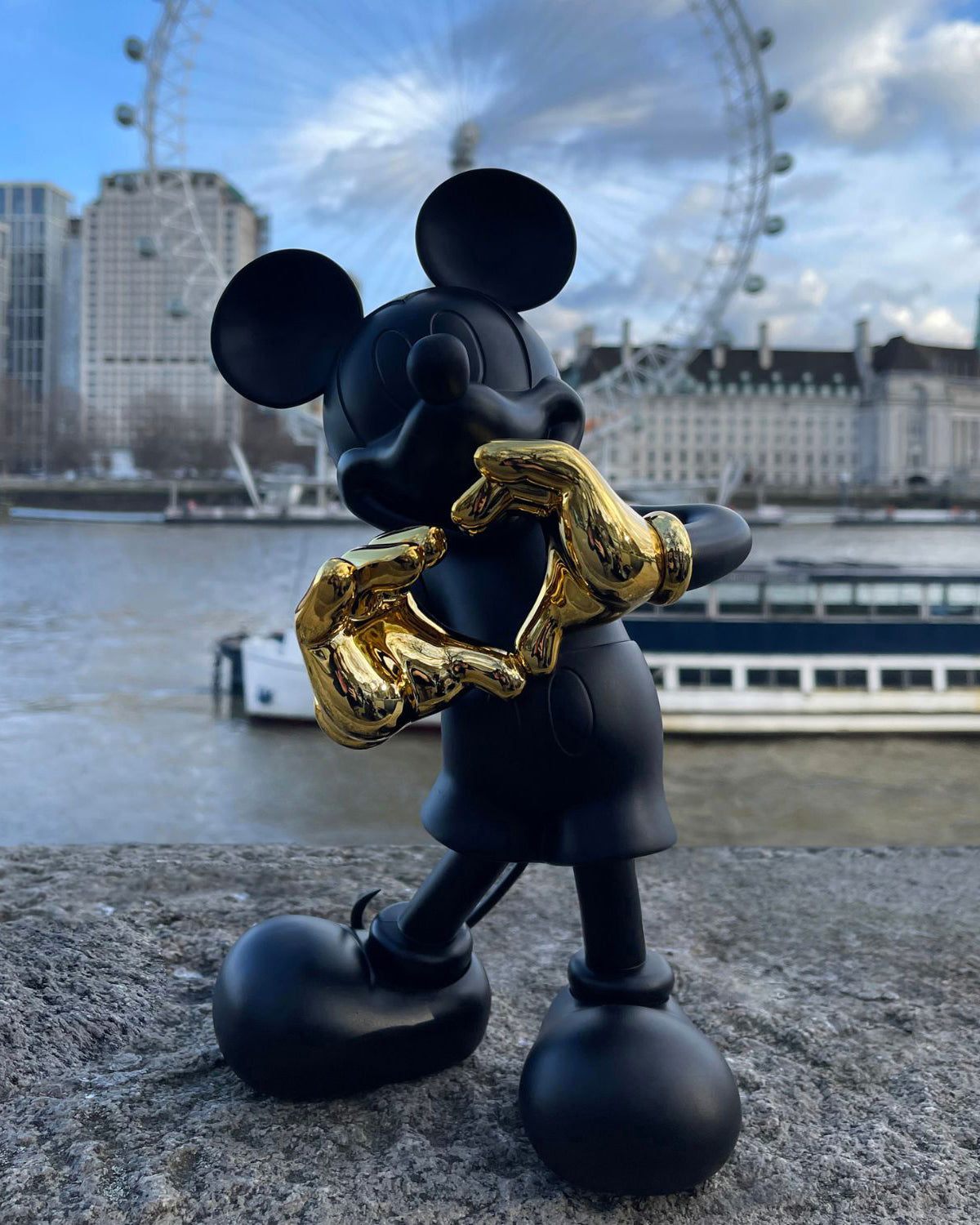 Leblon Delienne Mickey With Love by Kelly Hoppen sculpture in Black & Gold, 12 inch – view 4