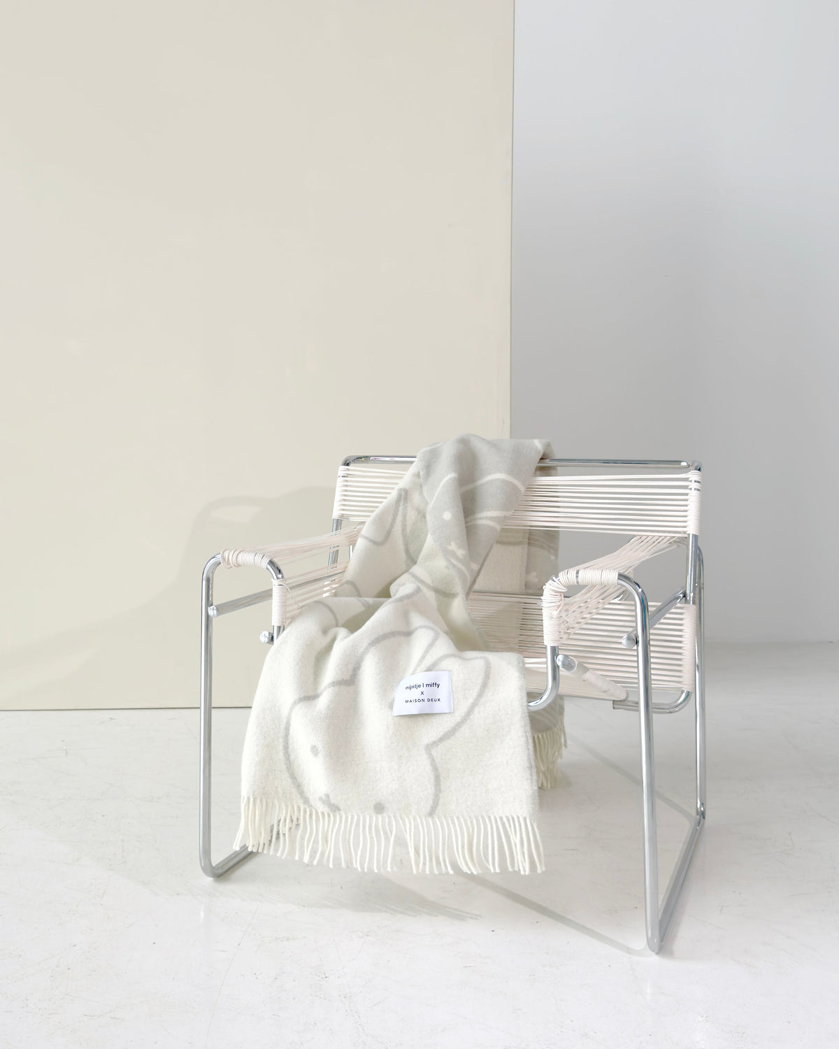 Maison Deux Miffy Wool Blanket in Cloud White/Grey – detail 3
