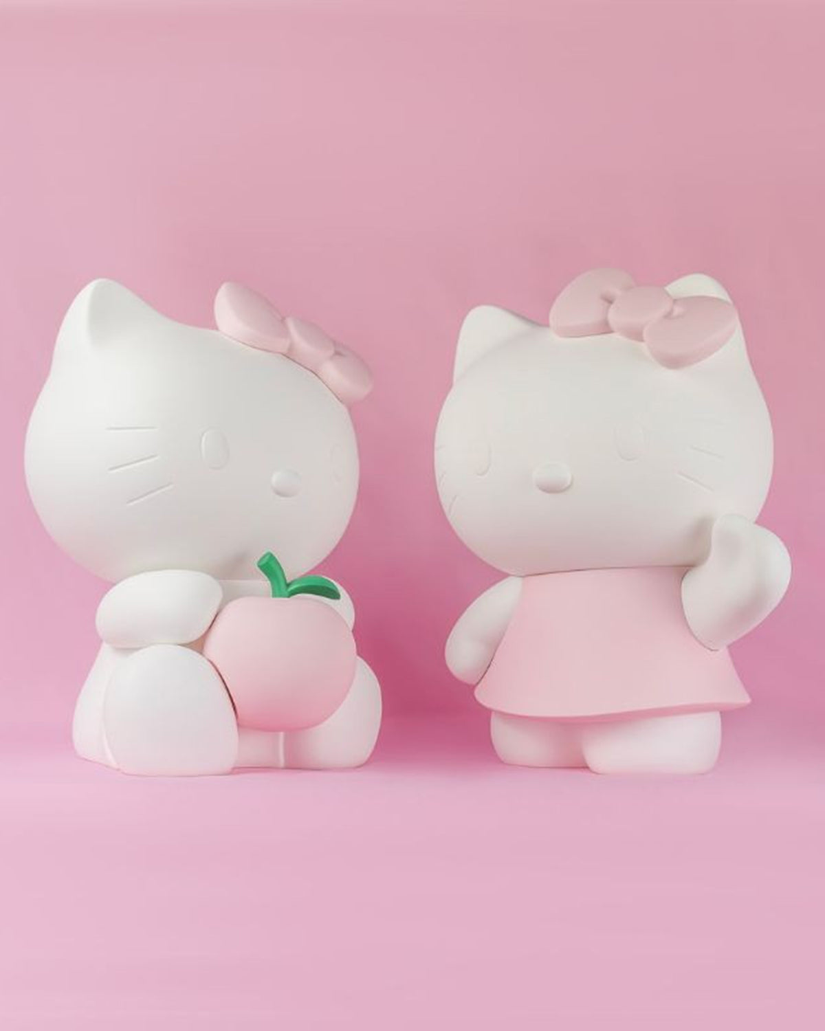 Leblon Delienne Hello Kitty Dress sculpture in White & Pastel Pink, 10.5 inch – view 7