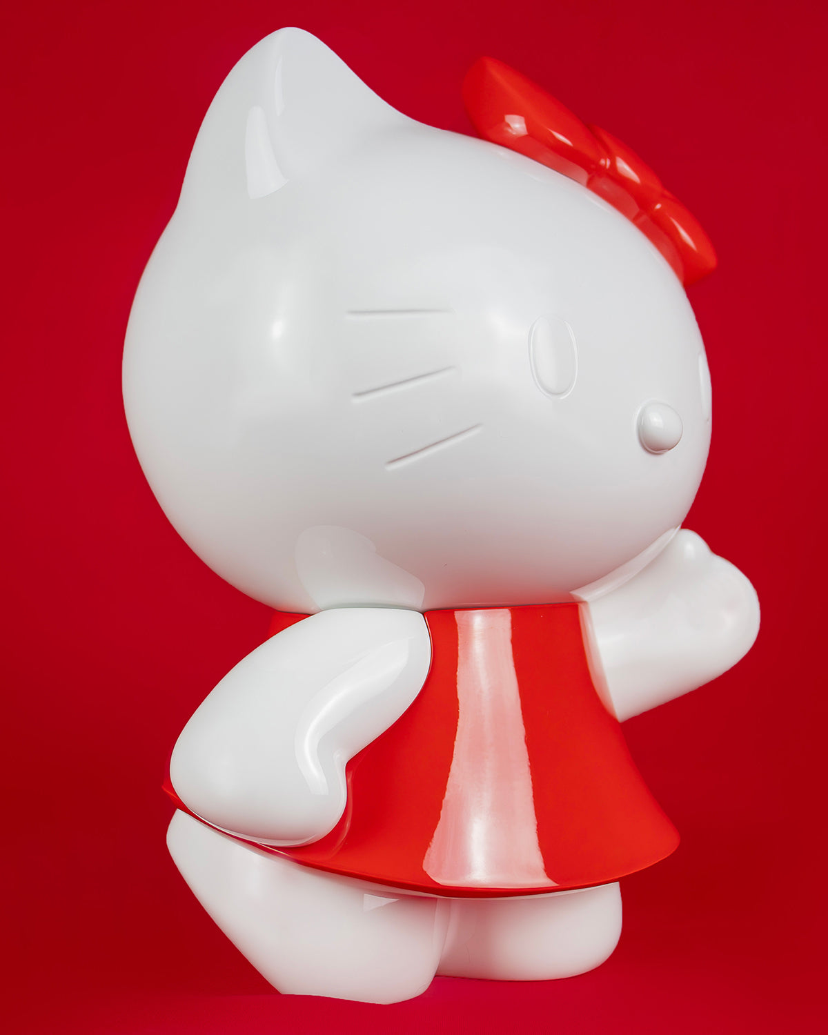 Leblon Delienne Hello Kitty Dress sculpture in White & Red, 10.5 inch – view 5